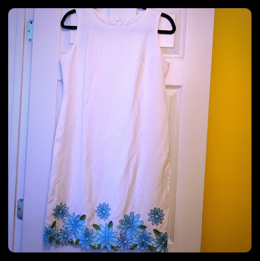 Plaza South White Linen Dress w/blue embroidery